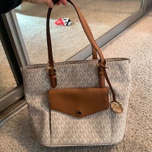 Michael Kors wallet and purse. Never been used.